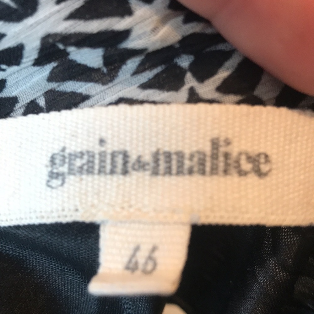 B&W maxi dress size FR 46; fits 16/18. EUC - Picture 4 of 5